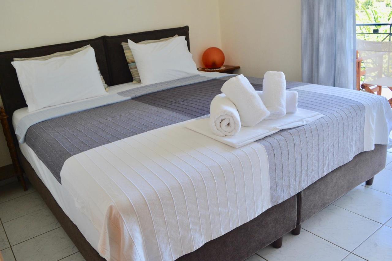 Troumpas Family Rooms & Apartments Leonidio Ngoại thất bức ảnh