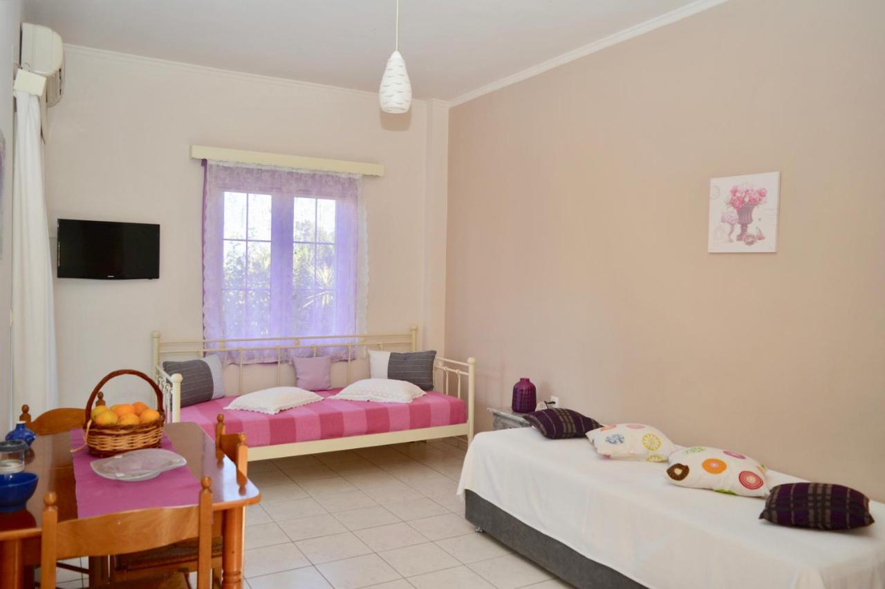 Troumpas Family Rooms & Apartments Leonidio Ngoại thất bức ảnh
