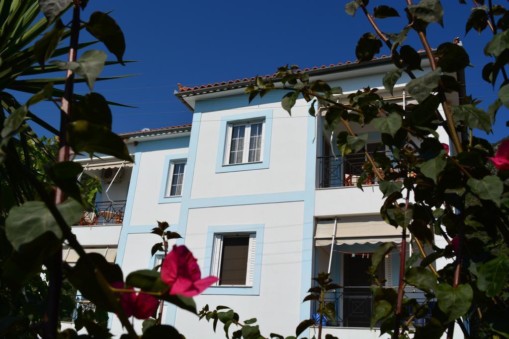 Troumpas Family Rooms & Apartments Leonidio Ngoại thất bức ảnh